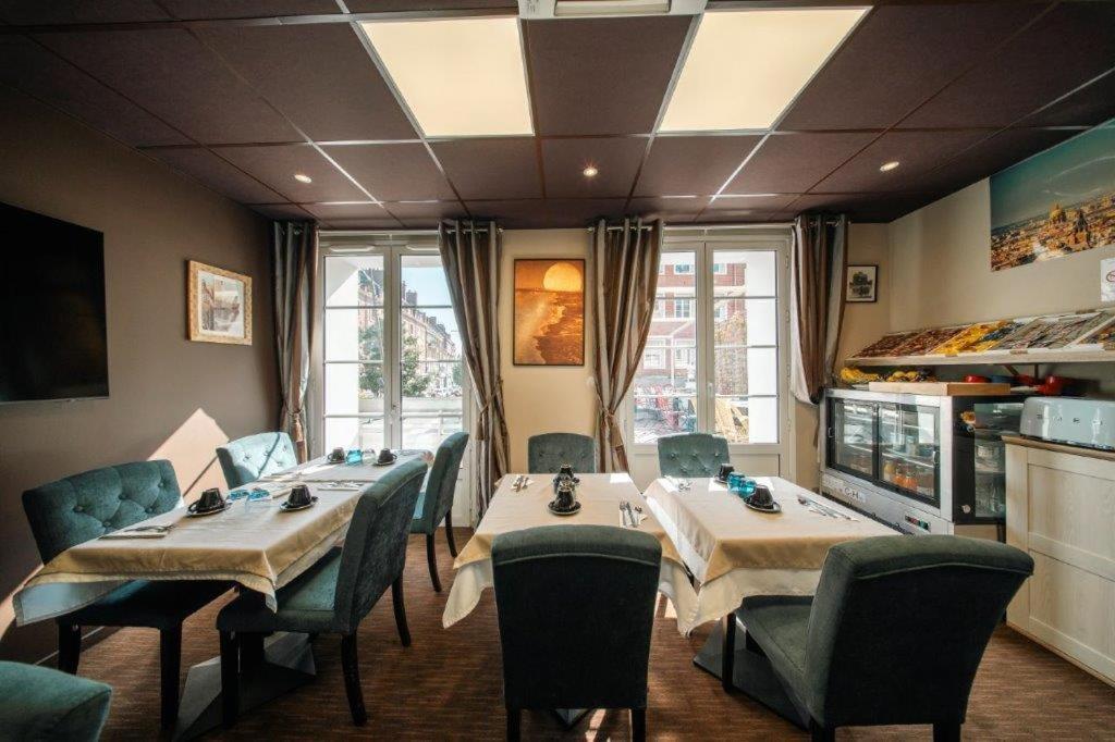 Brit Hotel Privilege Lisieux - La Villa Des Arts Exterior photo
