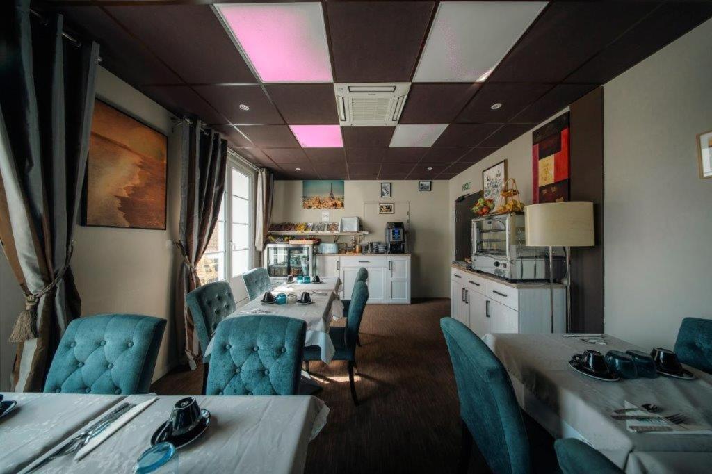 Brit Hotel Privilege Lisieux - La Villa Des Arts Exterior photo