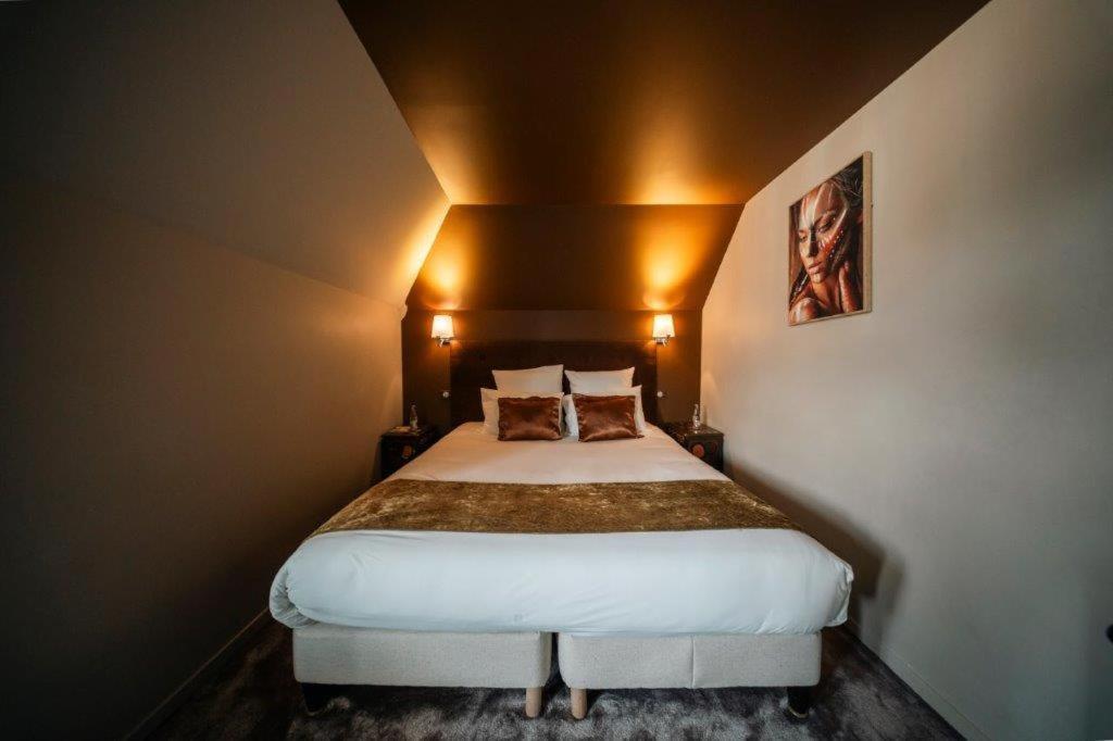 Brit Hotel Privilege Lisieux - La Villa Des Arts Exterior photo