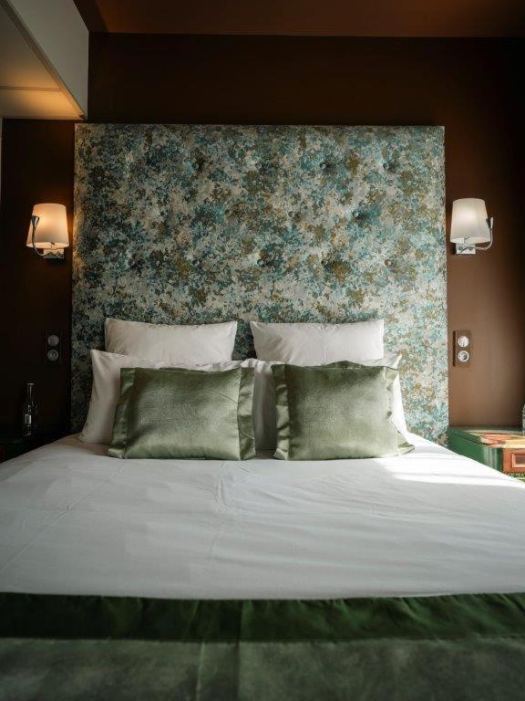 Brit Hotel Privilege Lisieux - La Villa Des Arts Exterior photo